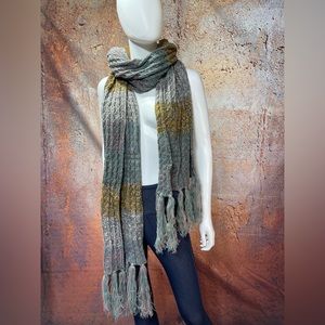 CC Beanie Exclusive scarf NWT